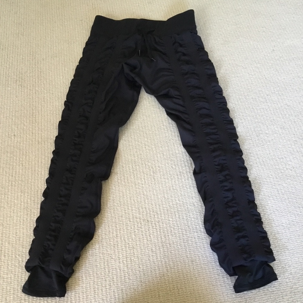 Black Ruffle Side Leggings - - Picture 2 of 9